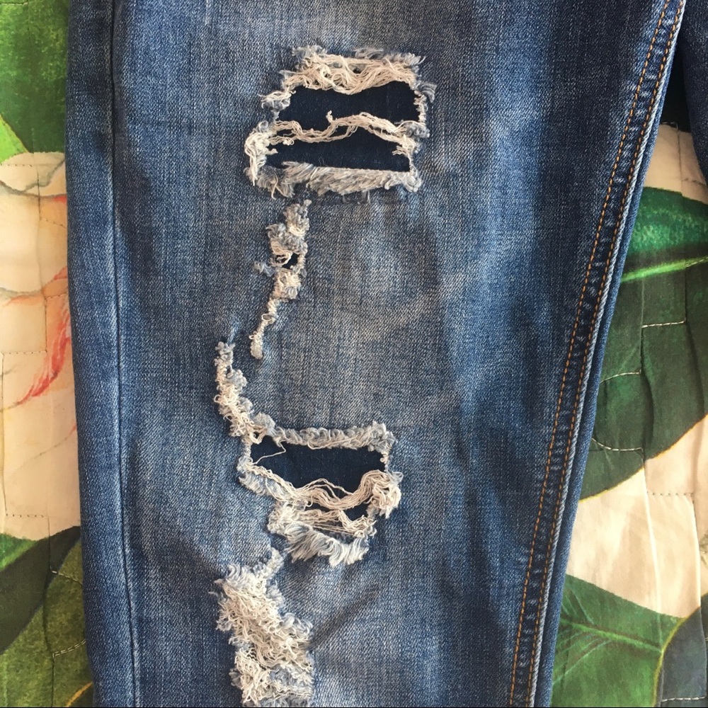 Distressed Jeans - Picture 3 of 5